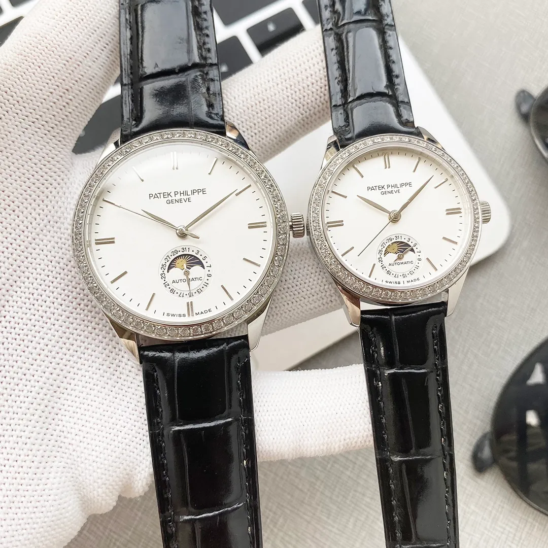 🔥🔥🔥The first new model of 2021 is Patek Philippe (Couple Watch 👫Upgraded True Moon Phase Function Watch Series), welcoming new members. The word is fashionable and high-end, using the unique Swiss ETA2824-2 special movement (zero repair), vibration frequency: 28800 oscillations per hour power reserve, sapphire glass, size 40x10mm for men and 32x10mm for women, with Patek Philippe original pin buckle and steel strap, with super waterproof function, perfect harmony, commemorative gift for couples, your first choice 💑! !